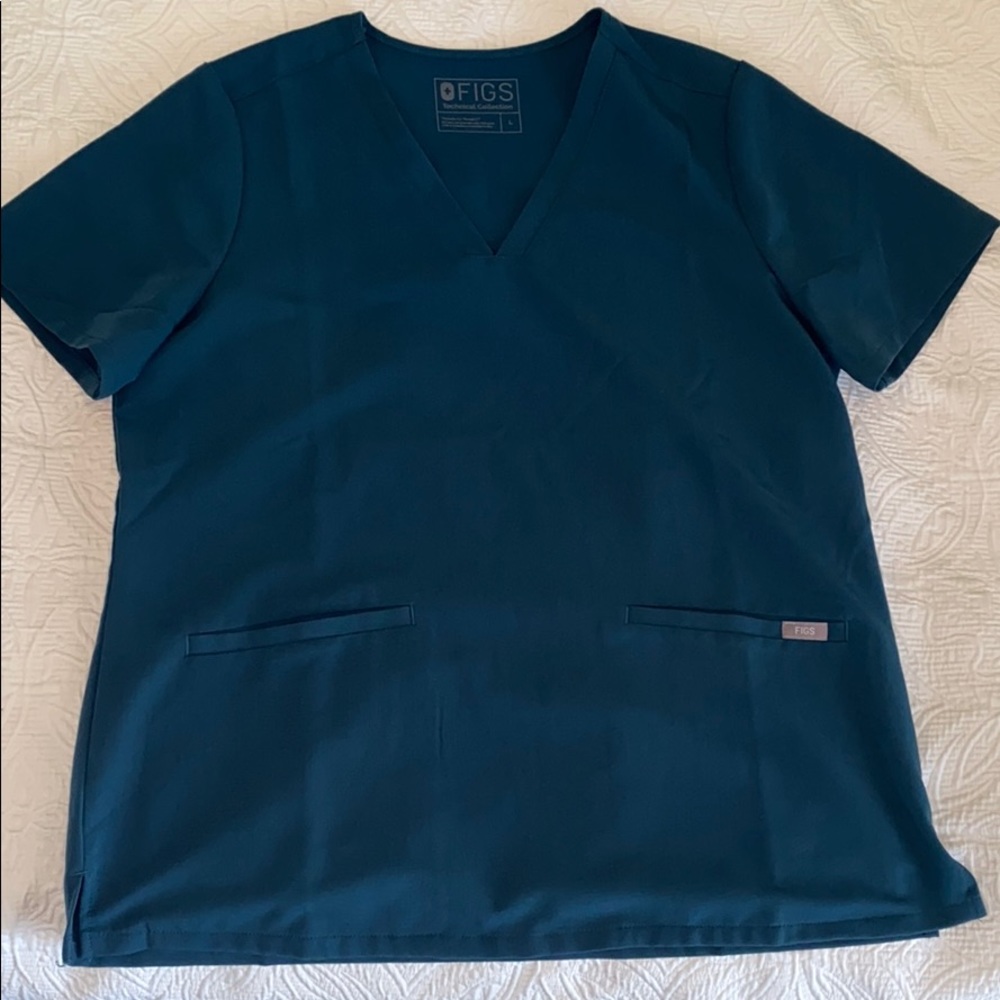 FIGS Casma 3 pocket top - Caribbean Blue